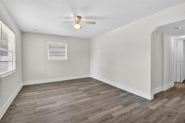 Foto del edificio - 2425 Anastasia Dr