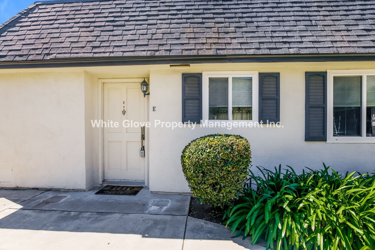 Primary Photo - Lovely Renovated 1 Bedroom Fullerton Townhome