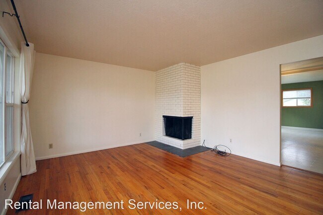 Building Photo - 3 br, 2 bath House - 1825 SW Wynwood Ave