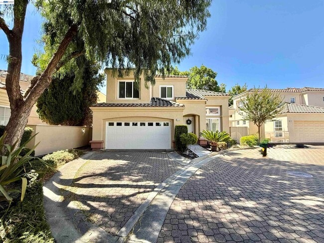 Building Photo - 4238 Diavila Ave