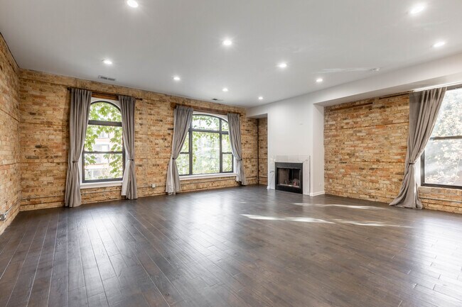 Foto del edificio - 2701 W Thomas St