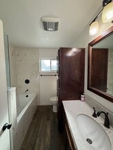 Building Photo - 320 Luneta Dr