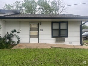Building Photo - 106 N 3rd St