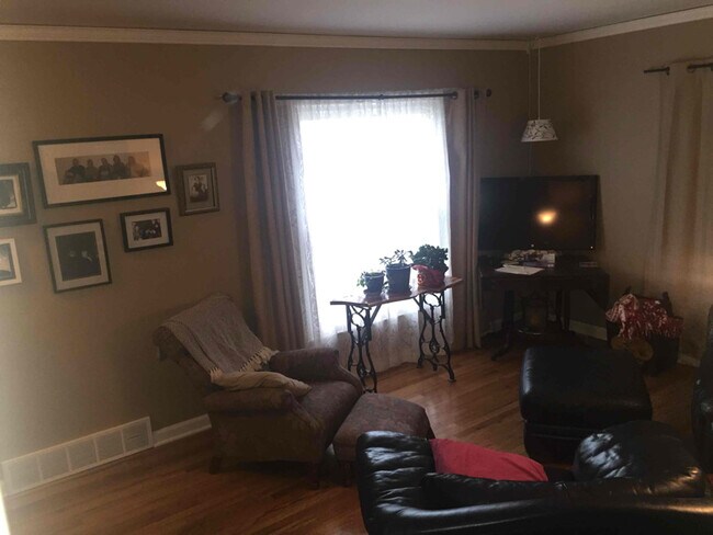 Foto del edificio - 1815 8th Ave SW
