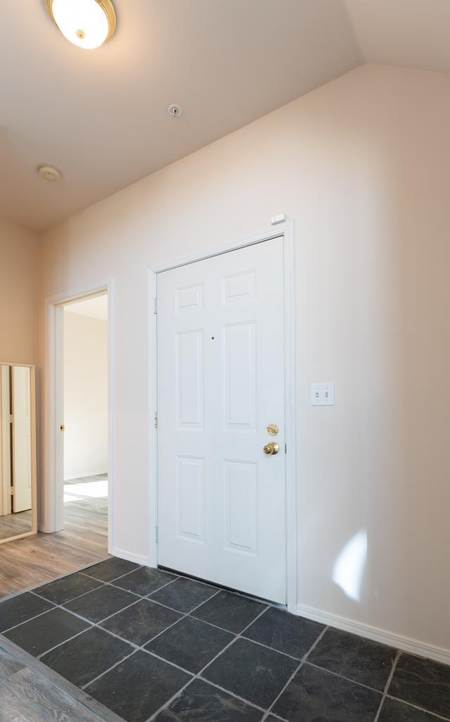 Building Photo - 3 bedroom in Bellevue WA 98007