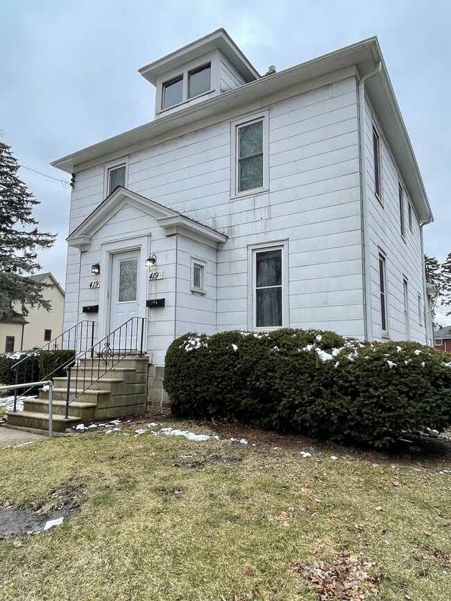 Building Photo - 419 N 6th St