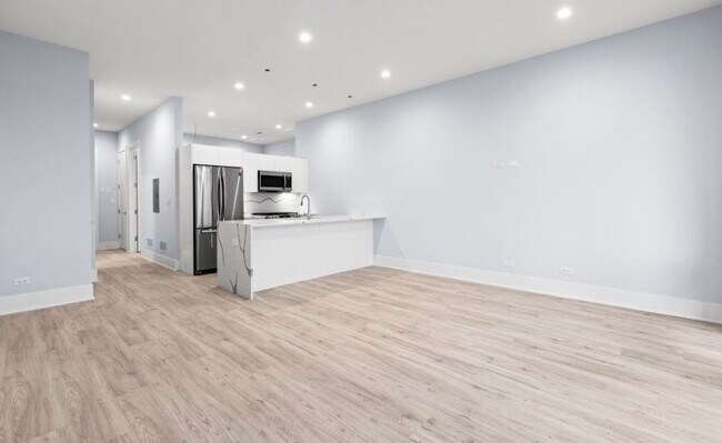 Foto del edificio - 159 W North Avenue Unit 404