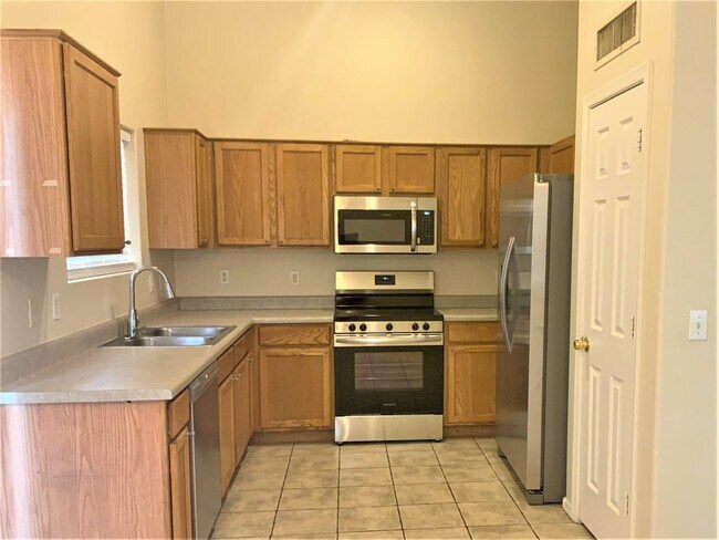 Building Photo - 15 E Peppergrass Pl