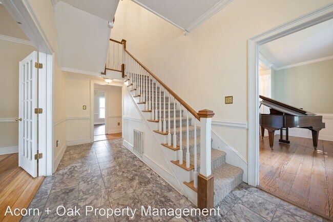 Building Photo - 4 br, 2 bath House - 555 New Bern Ave.