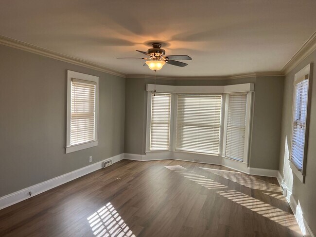 Foto del edificio - Beautiful 3 bedroom 1.5 bathroom house available!