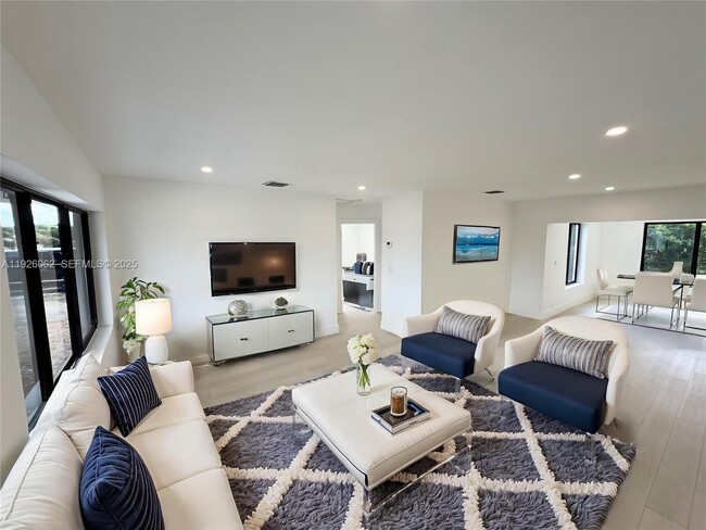 Foto del edificio - 15300 NW 32nd Ave