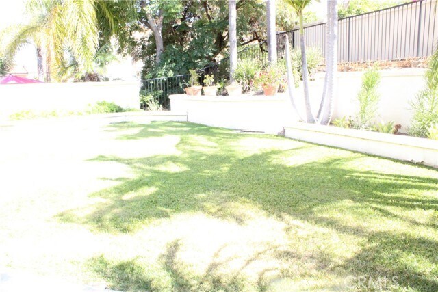 Building Photo - 47 Son Bon