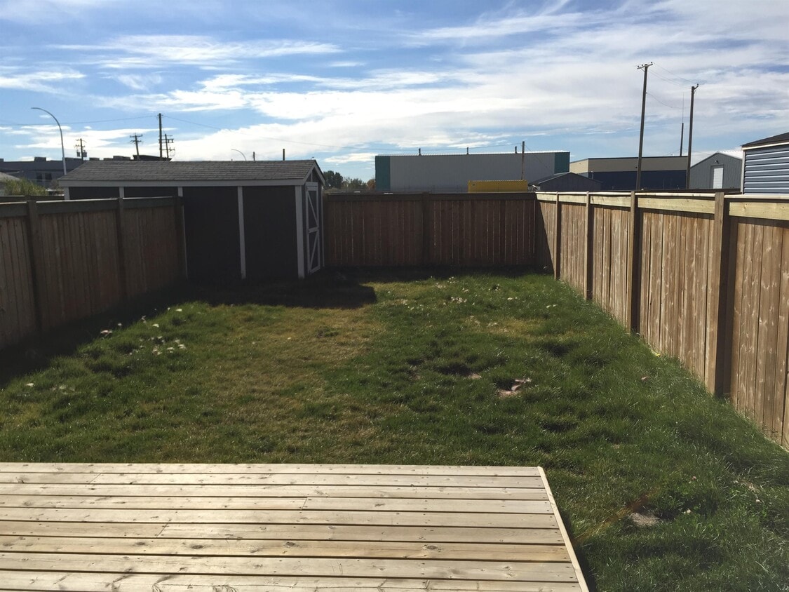 Primary Photo - 9213-9102 102 Ave