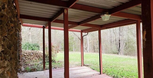 Building Photo - 4 Bedroom Single Family Home in Brownsboro