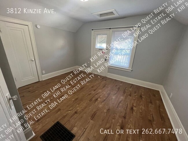 Building Photo - 3812 Kinzie Ave