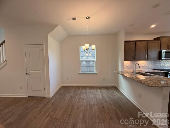 Foto del edificio - 10900 Rail Tye Pl