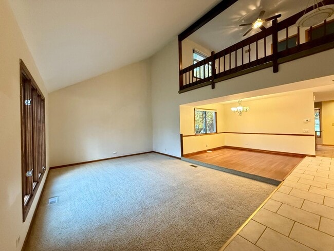 Foto del edificio - 1205 N Scarlet Ct