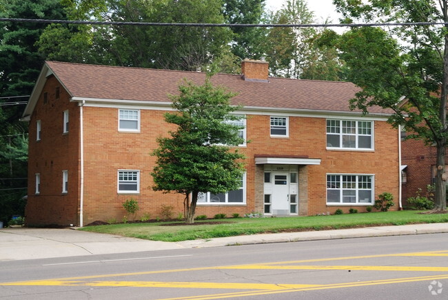 Building Photo - 1219 E Main St