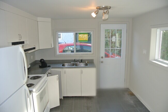 Building Photo - 50 Rue Papineau