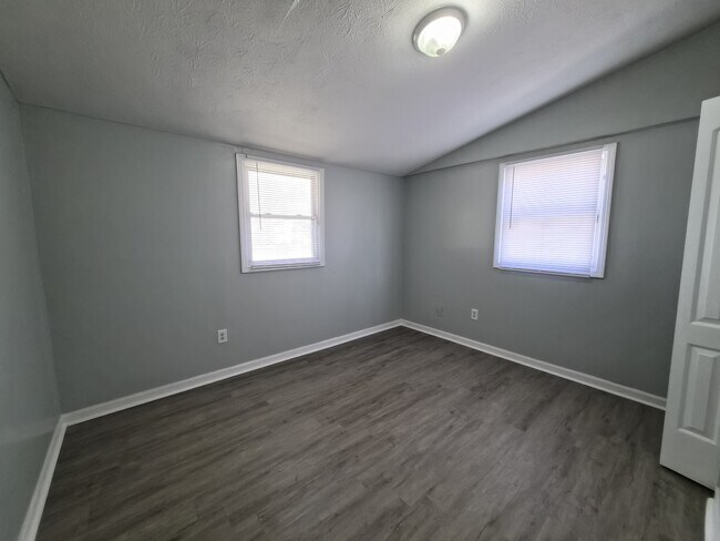 Foto del edificio - 4709 Ribble Rd