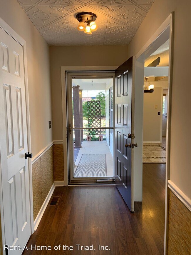 Foto del edificio - 3 br, 2 bath House - 1819 Kello Drive