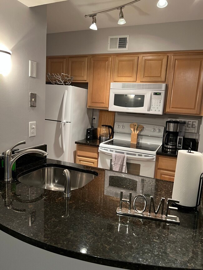 5803 Royal Ridge Dr Unit F, Springfield, VA 22152 Condo for Rent in