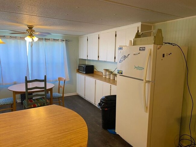Foto del edificio - 3 bedroom, 2 bath mobile home with a boat ...