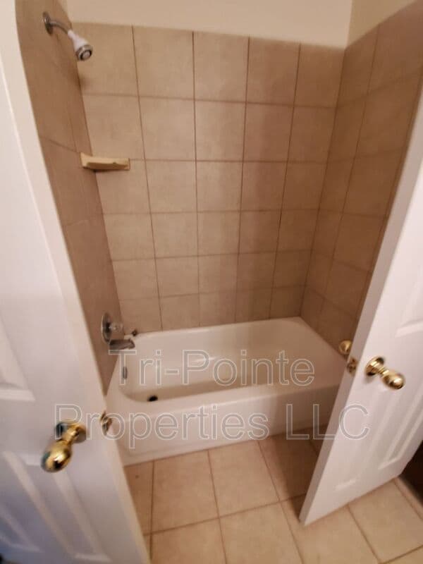 Building Photo - 105 Collett Ct