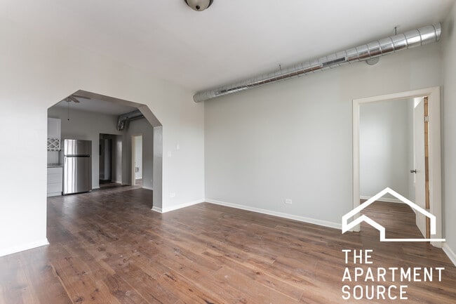 Building Photo - 2426 N Clybourn Ave