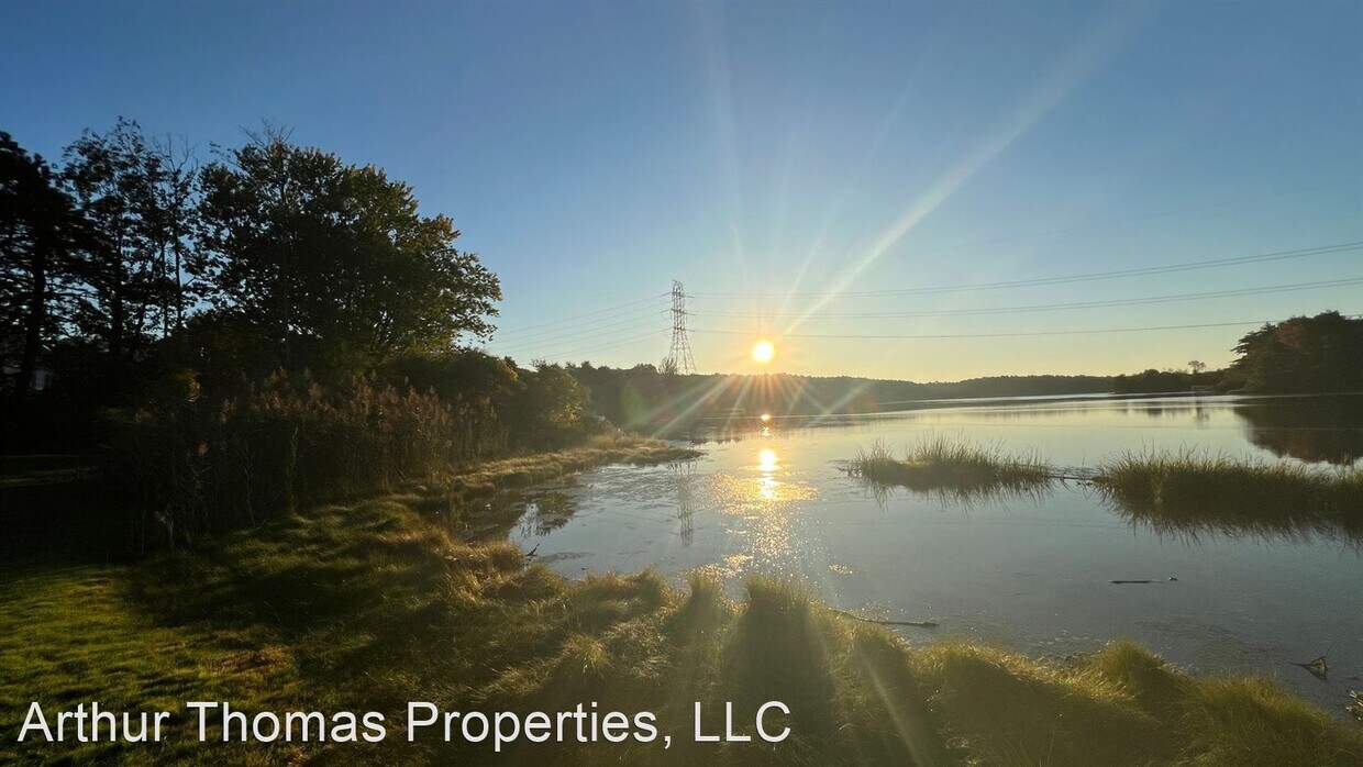 Primary Photo - 3 br, 2 bath House - 19 Spinney Creek Rd.
