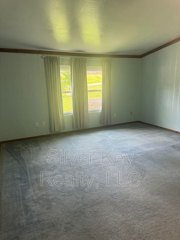 Building Photo - 535 Rose Dr