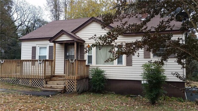 Building Photo - 122 Cedar St