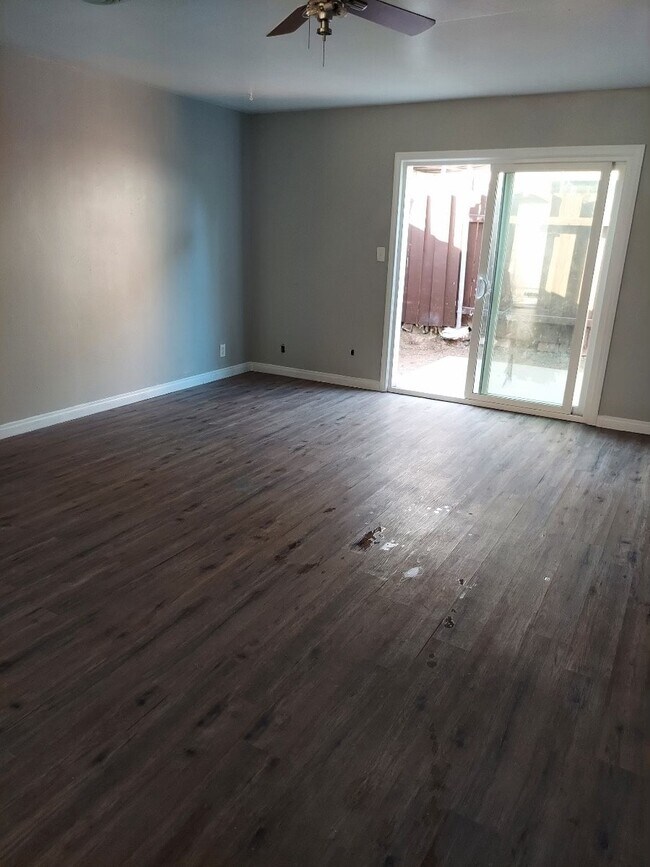Foto del edificio - 458 Grand Avenue, Unit D
