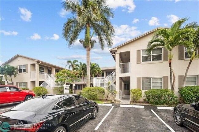 Building Photo - 2130 NE 42nd Ct