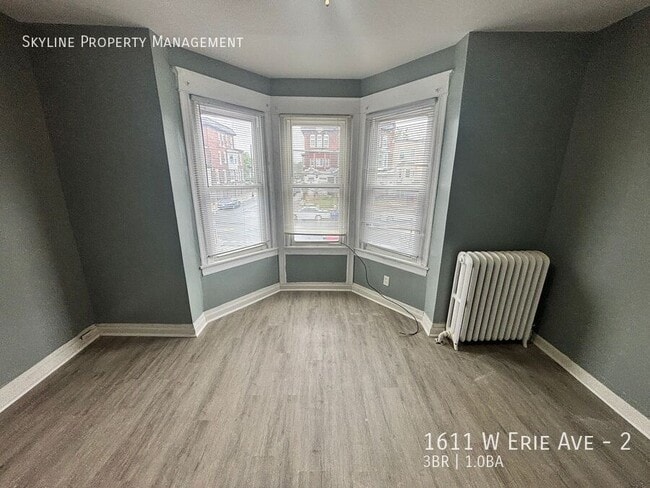 Building Photo - 1611 W Erie Ave