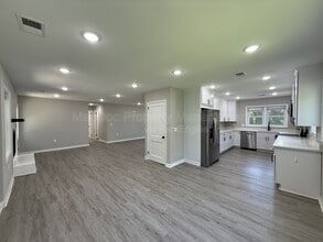 Building Photo - 12317 Metlock Rd