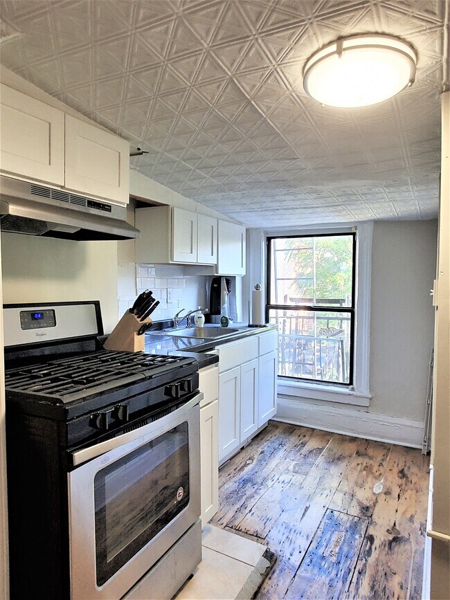 Foto del edificio - 348 Varick St