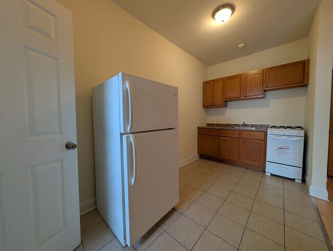 Foto del edificio - 4851 N Damen Ave