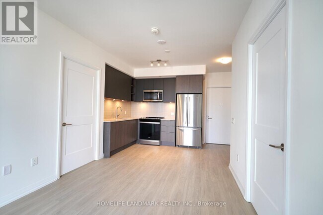 Photo du bâtiment - 50-2350 Dunfield Ave