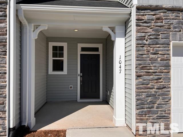 Building Photo - 1047 Gemma Dr