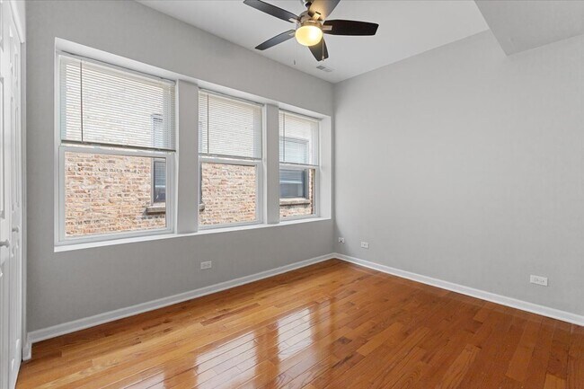 Foto del edificio - 7717 N Marshfield Ave