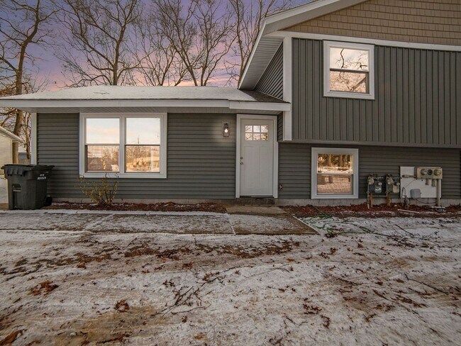 Foto del edificio - 556/558 Quarterline