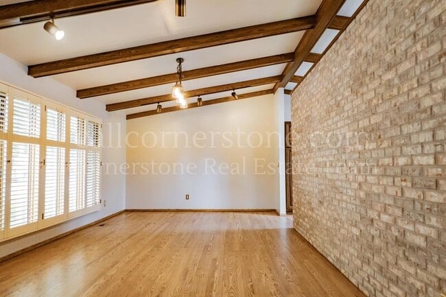 Building Photo - 3427 Clubheights Dr