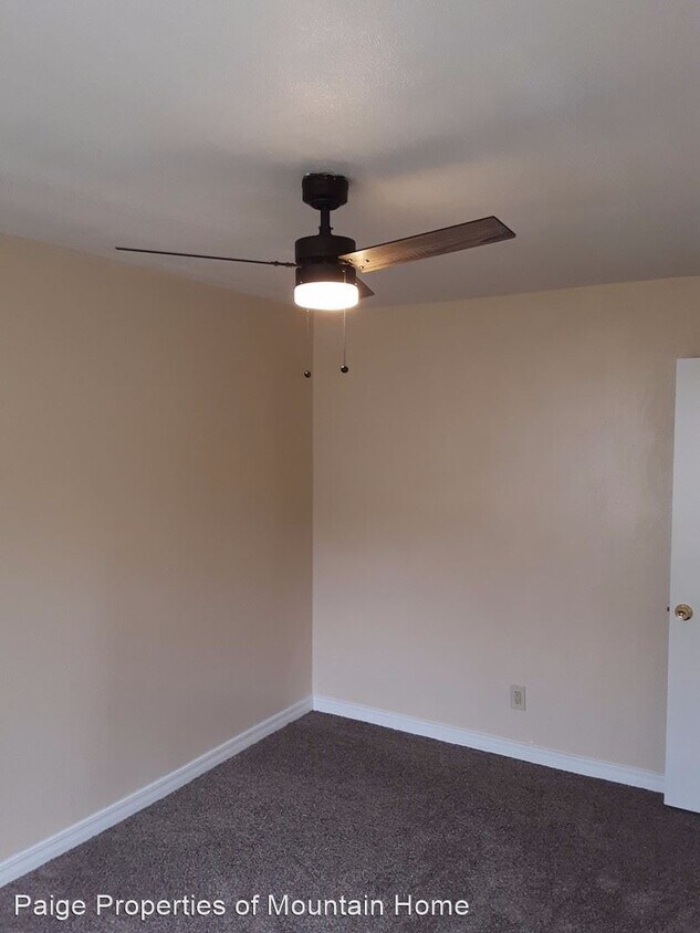 Foto del edificio - 3 br, 1 bath House - 204 Dyer Street