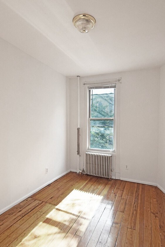 Foto del edificio - 178 Kingsland Ave