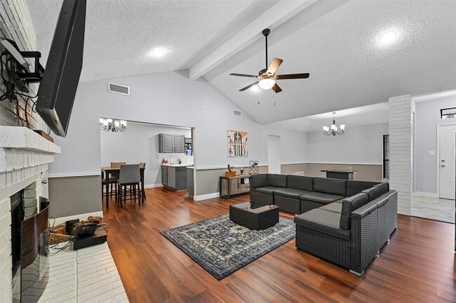 Building Photo - 2530 Seven Hills Dr