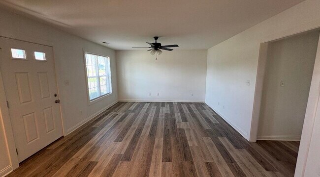 Building Photo - 1266 Magnolia St