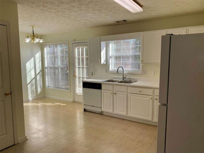 Building Photo - 1481 Laurel Pointe Cove