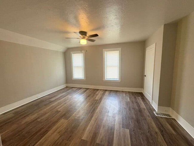 Building Photo - 3130 W 33rd St