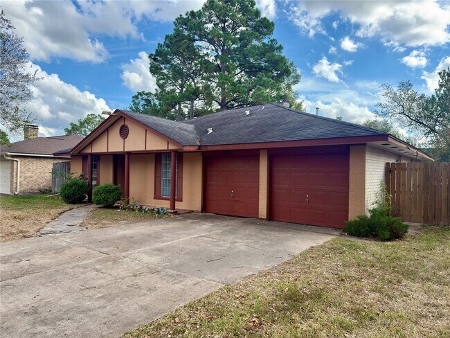 Building Photo - 3211 Hartfield Ln